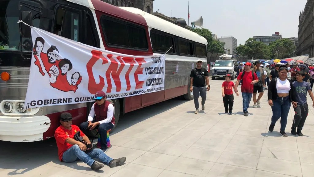 La CNTE arribó al Zócalo capitalino/ foto: Luis Valdés