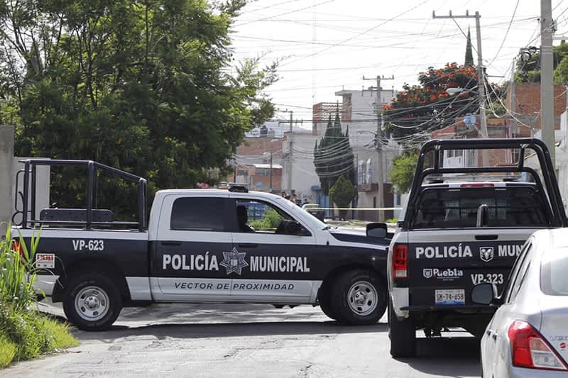 policías en colonia álamos