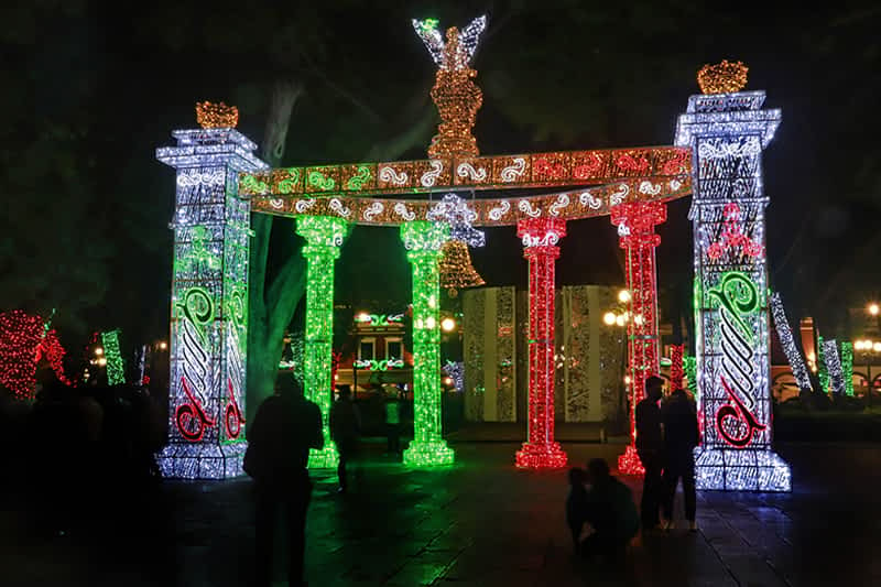 luces en el centro historico