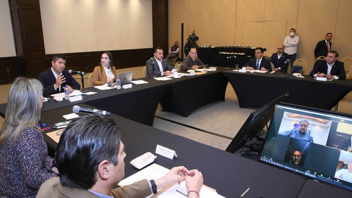 Participa Eduardo Rivera en reunión de Ciudades Capitales de México