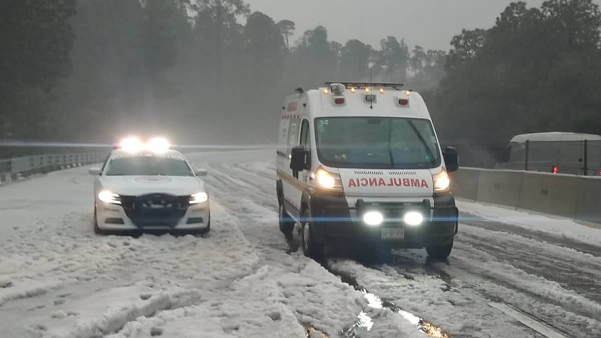 Provoca cierre de la México-Puebla impresionante granizada (+video)