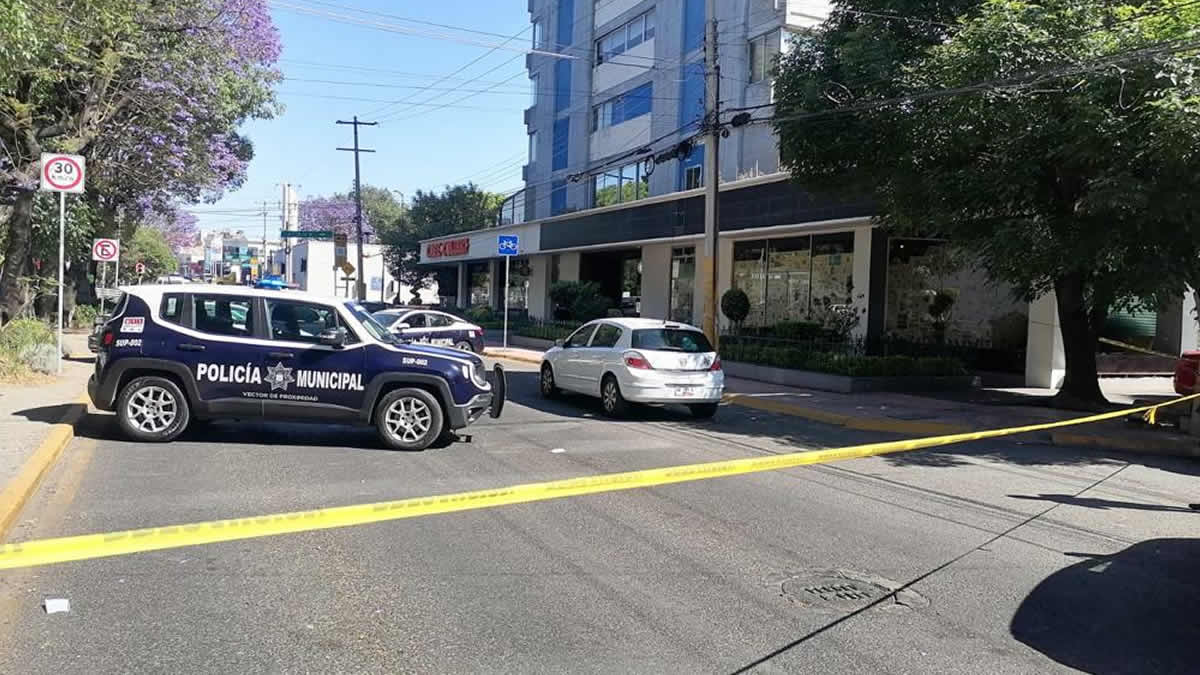 Detiene Policía Municipal a dos que intentaron asaltar HSBC de la 43