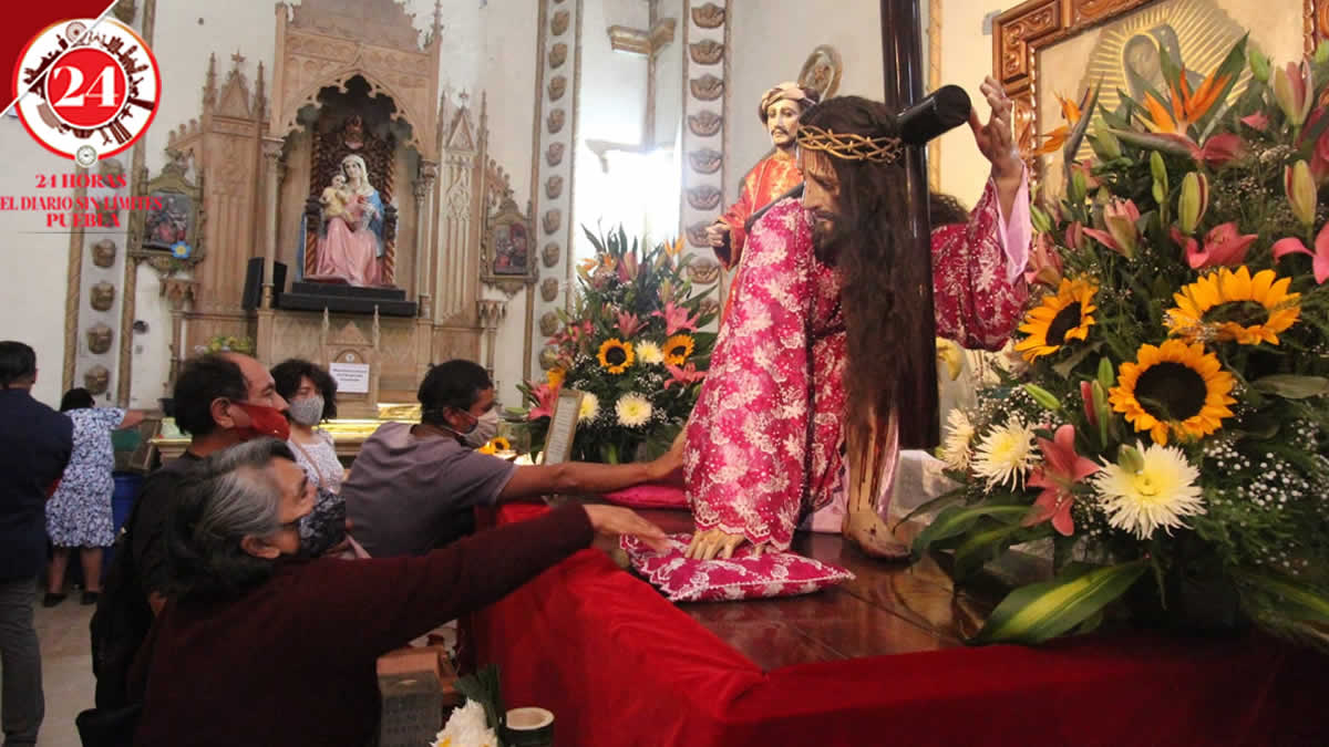 Celebran feligreses al Señor de los Trabajos