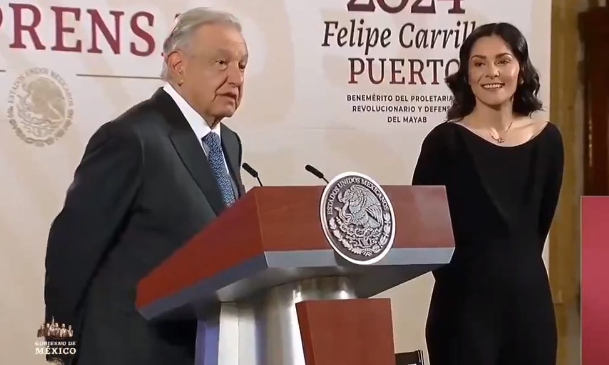 Andrés Manuel López Obrador y Elizabeth García Vilchis