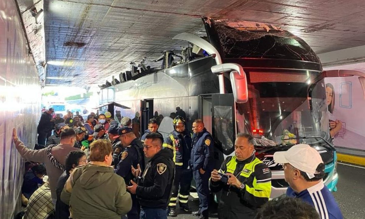 Autobús accidente poblanos