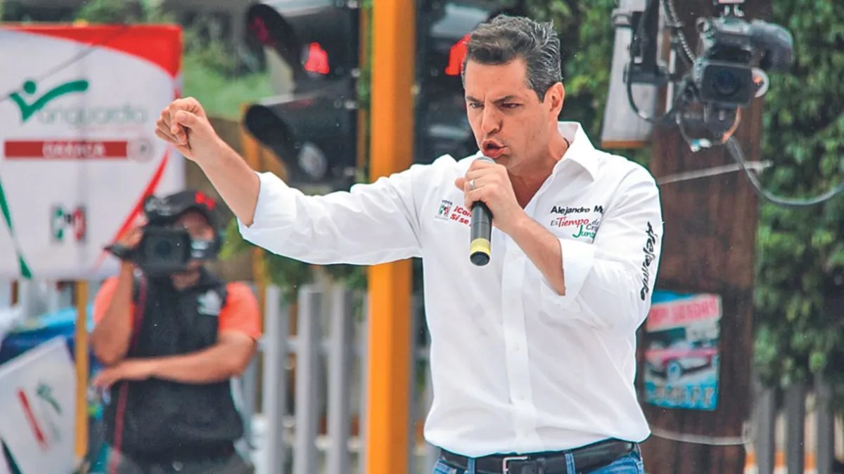 Foto: Cuadroscuro | “El hombre o mujer que toma sus decisiones después de haber estado militando toda la vida y debiéndole todo, cargos públicos de todo tipo a un partido político en el cual ha militado y luego de repente pues, sin ninguna justificación más que el ofrecimiento de un nuevo cargo público,