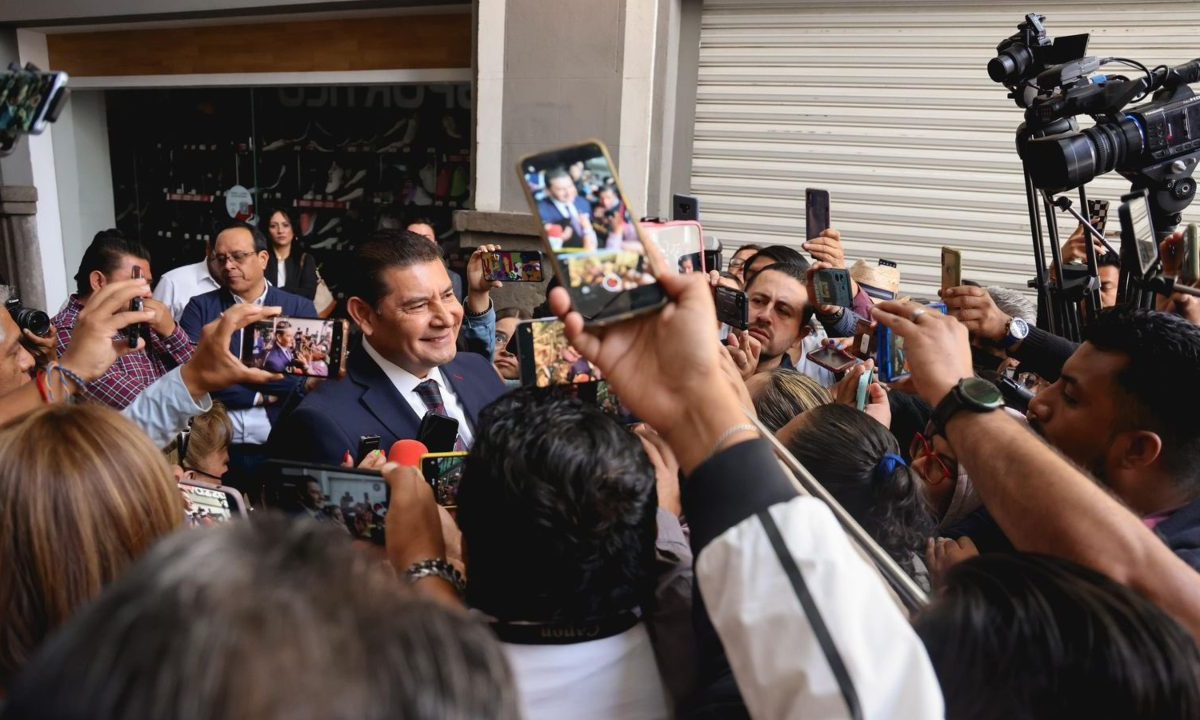 Alejandro Armenta arrancará su campaña a la medianoche en Puebla capital