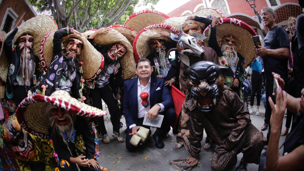 Alejandro Armenta partició en el encuentro realizado en el Barrio del Artista