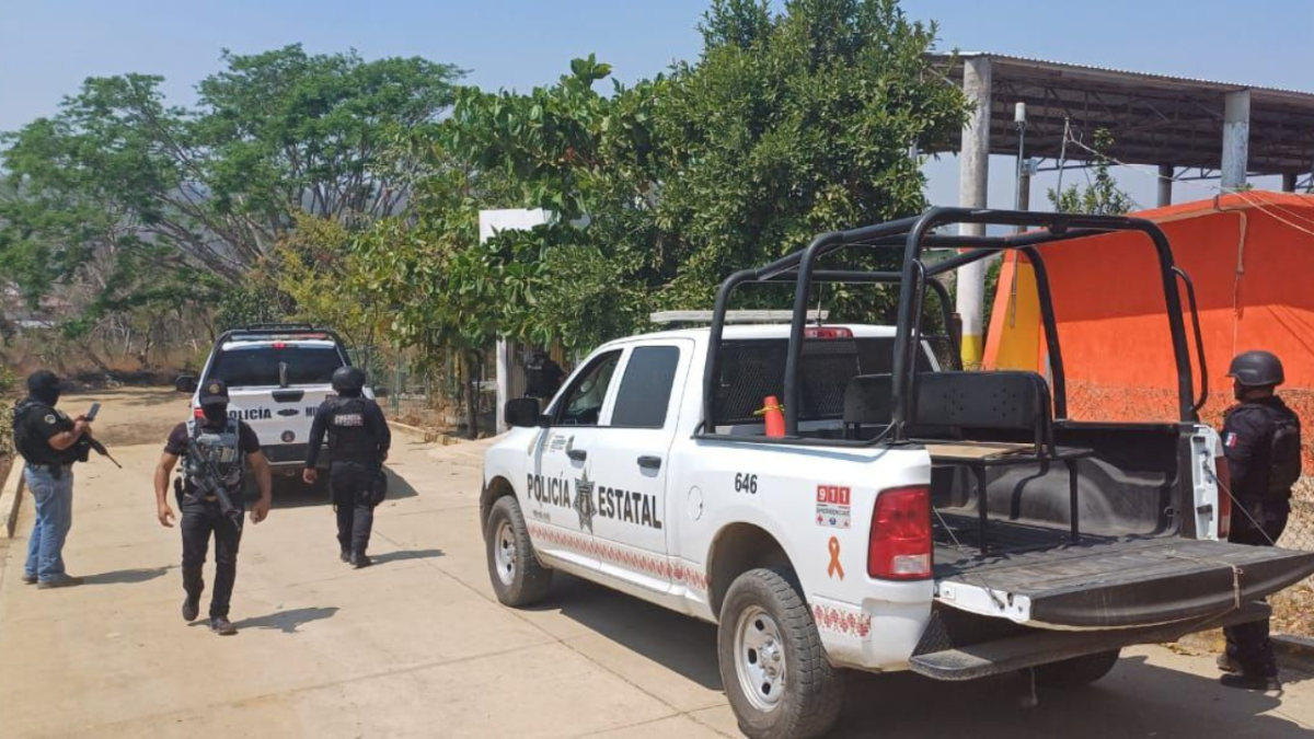 Foto: SSP Guerrero. Trabajadores de la educación exigen una estrategia de seguridad que garantice el bienestar de los alumnos, maestros y padres de familia.