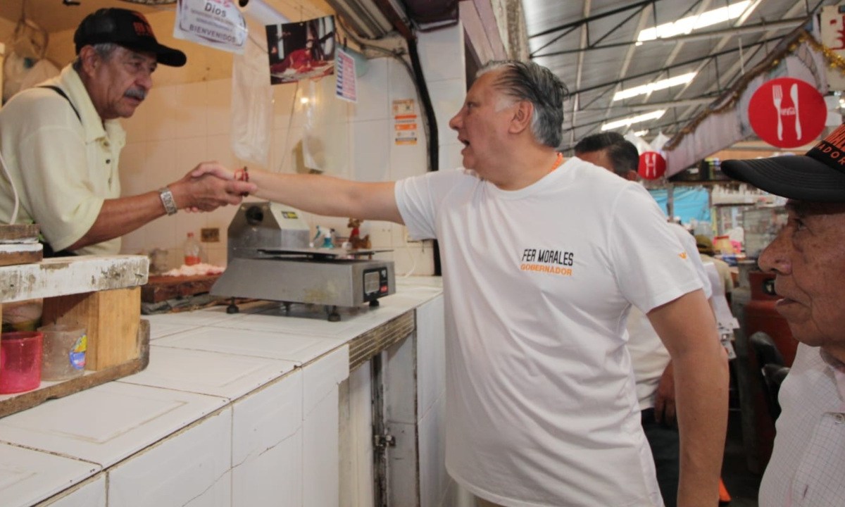 Fernando Morales en el mercado Mayorazgo