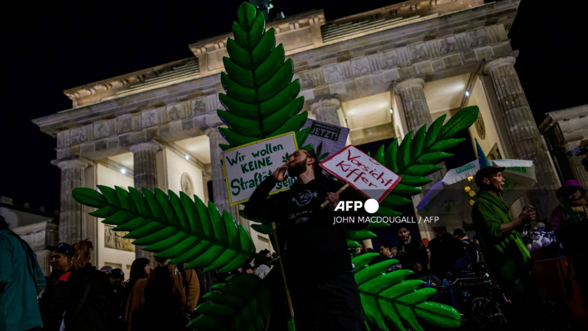 Foto: AFP | De manera histórica, Alemania aprobó el uso recreativo de la marihuana, este hecho da una muestra de su apertura con este producto.