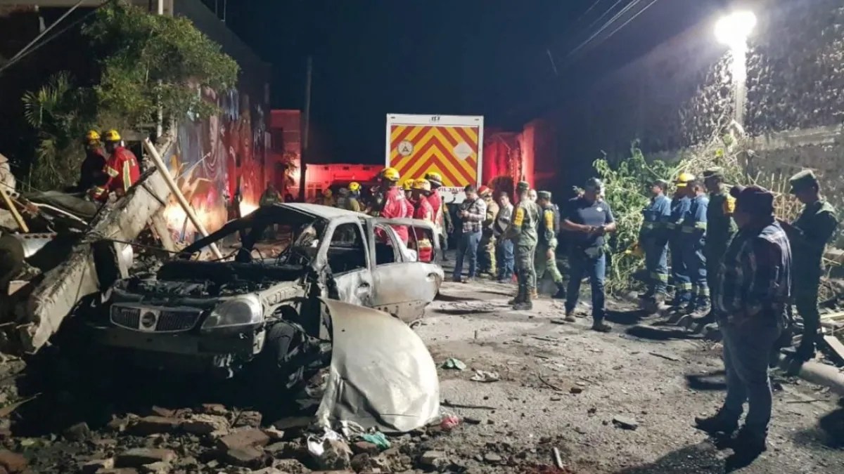 Foto: Quadratin | Jalisco. Autoridades resguadaron la zona y atendieron las casas aledañas, que también sufrieron daños.