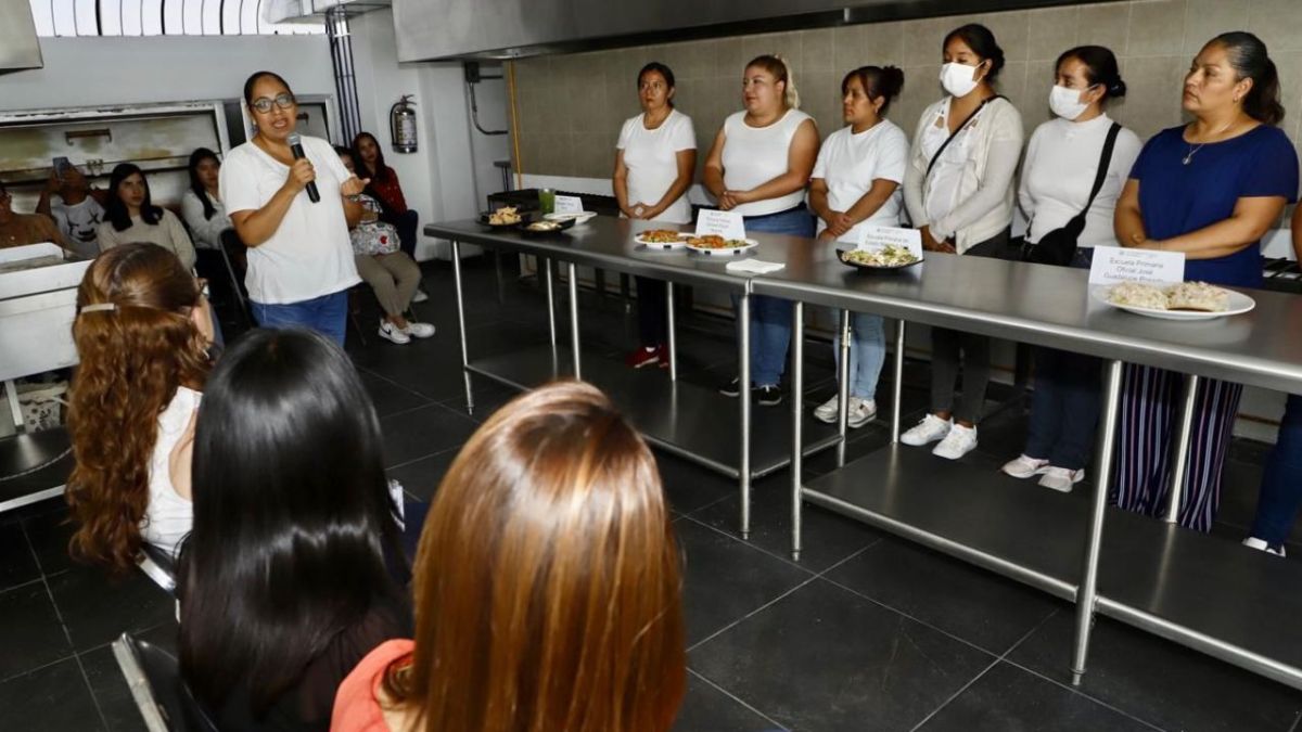 SMDIF presenta muestra gastronómica “El Amor de Mamá Nutre”