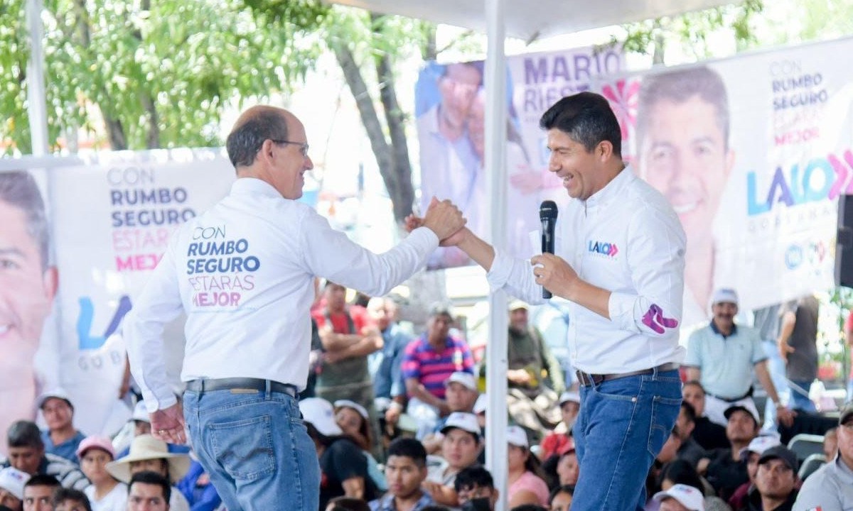 Durante su recorrido por las diferentes colonias del distrito, Ale Cañedo ha recibido muestras de apoyo y cariño por parte de los poblanos | Foto: Especial