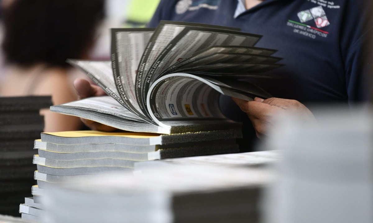 Al entregar paquetería electoral, a un capacitador le hurtaron su auto particular donde trasladaba boletas, informó el IEE Puebla | Foto: Cuartoscuro/Archivo