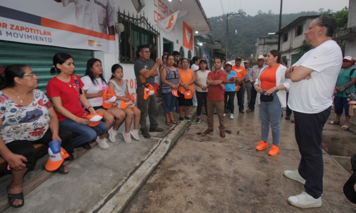 Dicho proyecto quedó expuesto ante los militantes de Movimiento Ciudadano en Zapotitlán y personas que se acercaron a escucharla propuesta. | Foto: Especial