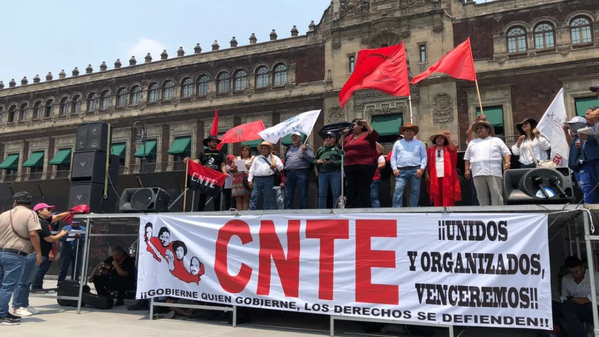 Foto: Archivo | El retiro del campamento del magisterio disidente depende del propio titular del Ejecutivo