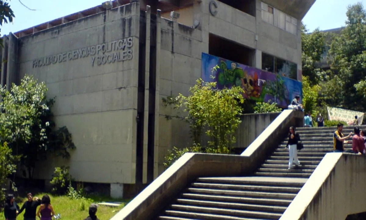 Facultad de Ciencias Políticas y Sociales UNAM