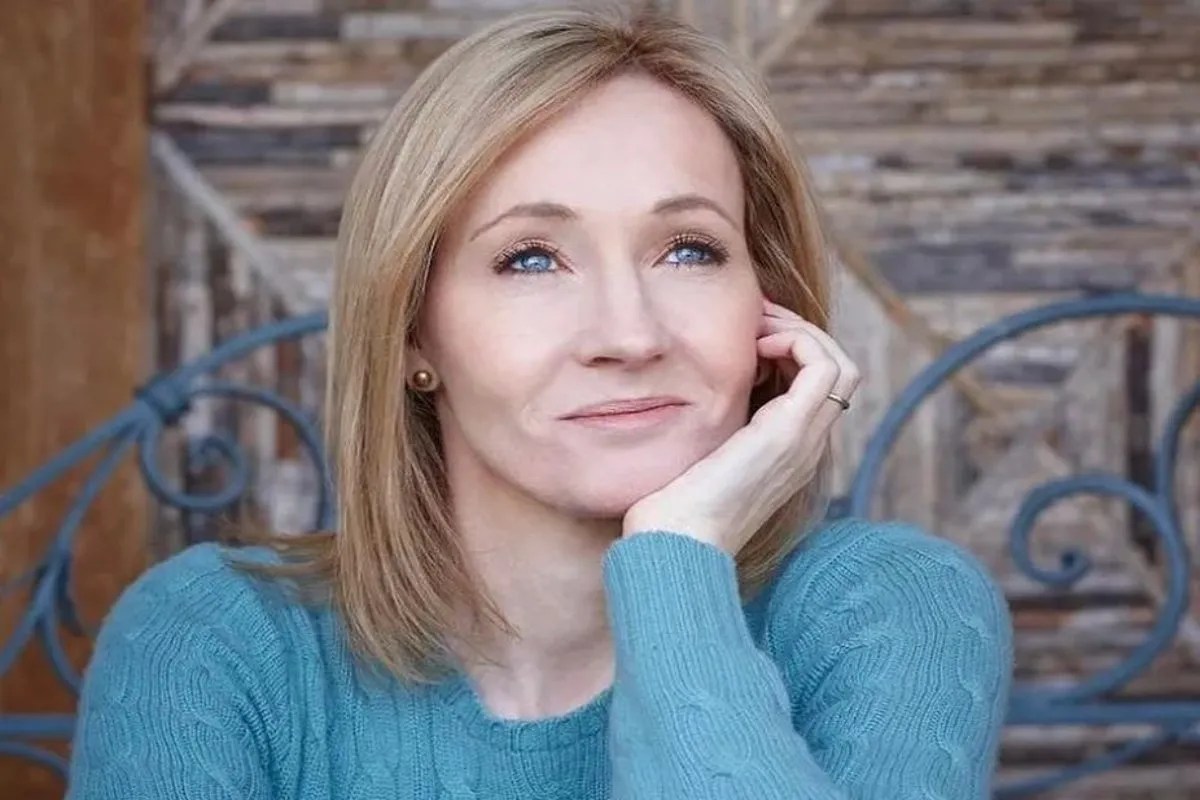 Foto: Archivo. La escritora J. K. Rowling reveló que se arrepiente de no haber hablado "antes" sobre los derechos de las personas transgénero.