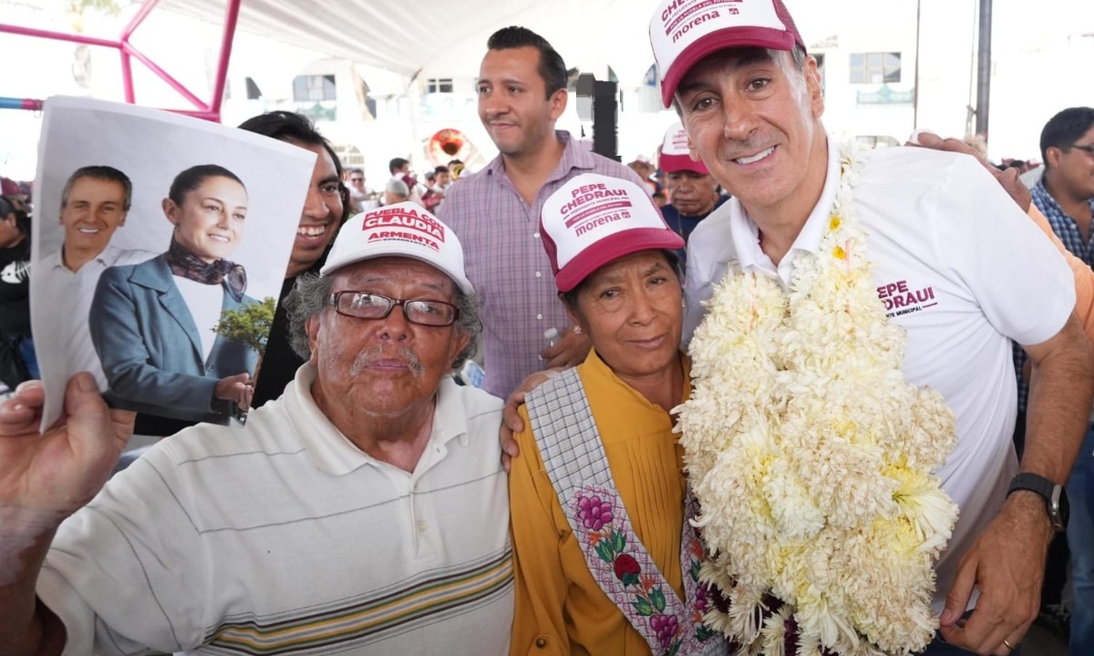 Vecinas y vecinos de esta Junta Auxiliar arroparon al candidato a la Presidencia Municipal de Puebla, Pepe Chedraui | Foto: Especial