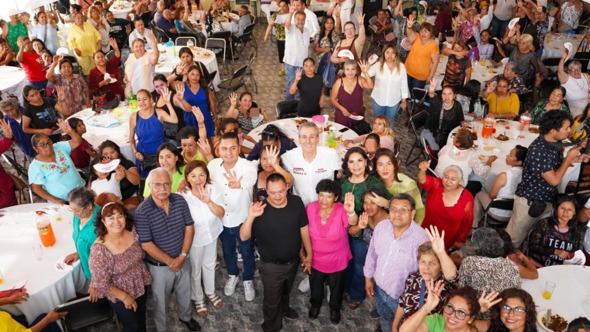 Pepe Chedraui convive con mujeres en el marco del 10 de mayo y afirma que en su administración habrá seguridad para todas ellas. | Foto: Especial