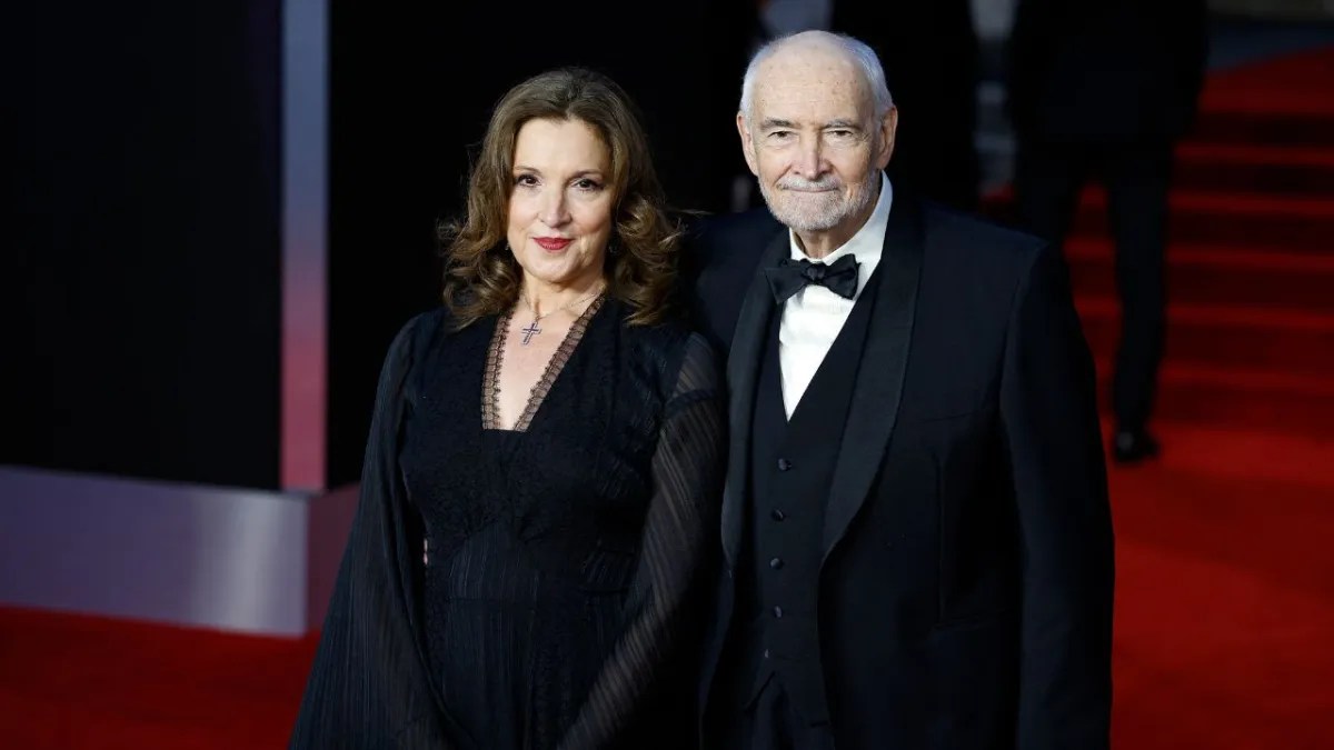 Foto: Especial | Los medio hermanos Michael G. Wilson y Barbara Broccoli, productores de las películas de James Bond, recibirán el Oscar honorífico