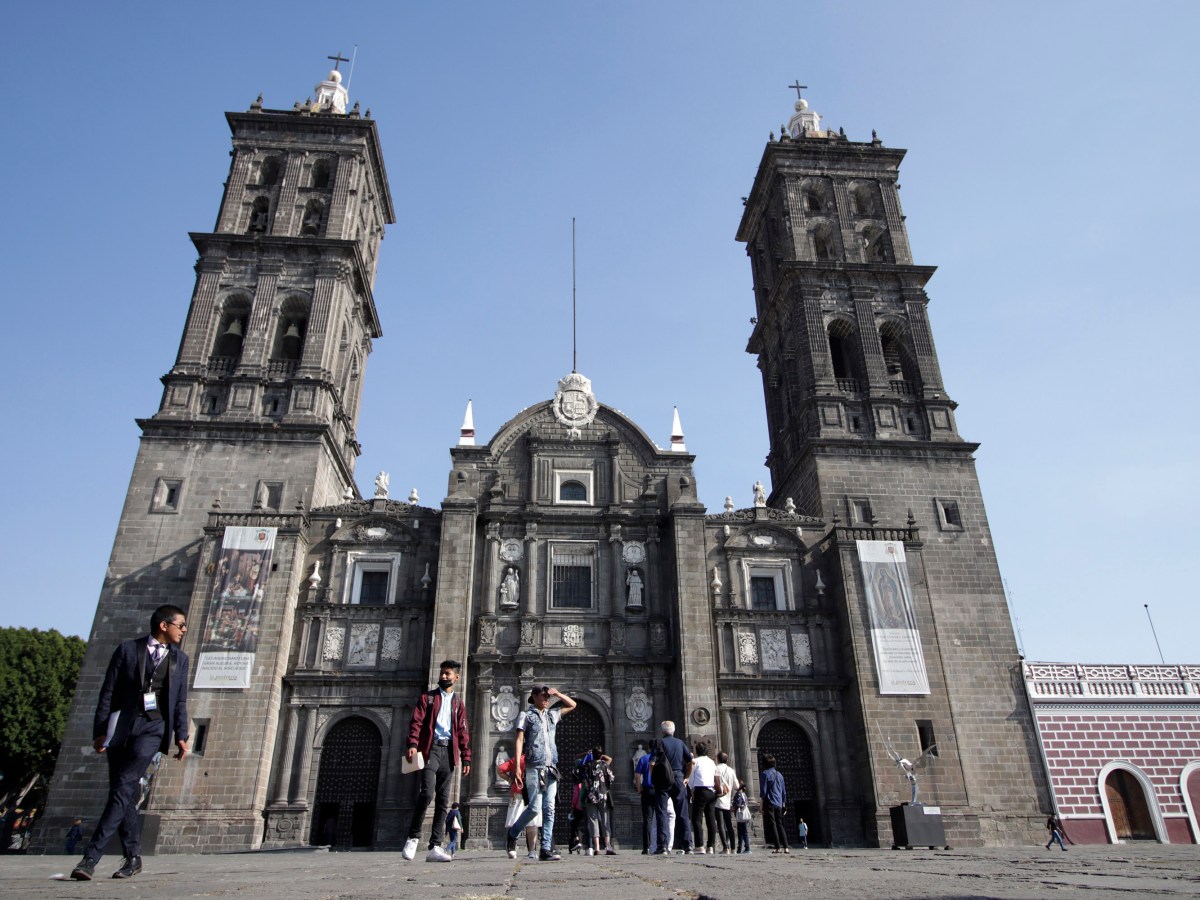 La Arquidiócesis de Puebla ha expresado su firme rechazo a la iniciativa presentada por diputados locales para despenalizar el aborto hasta las 12 semanas de gestación.