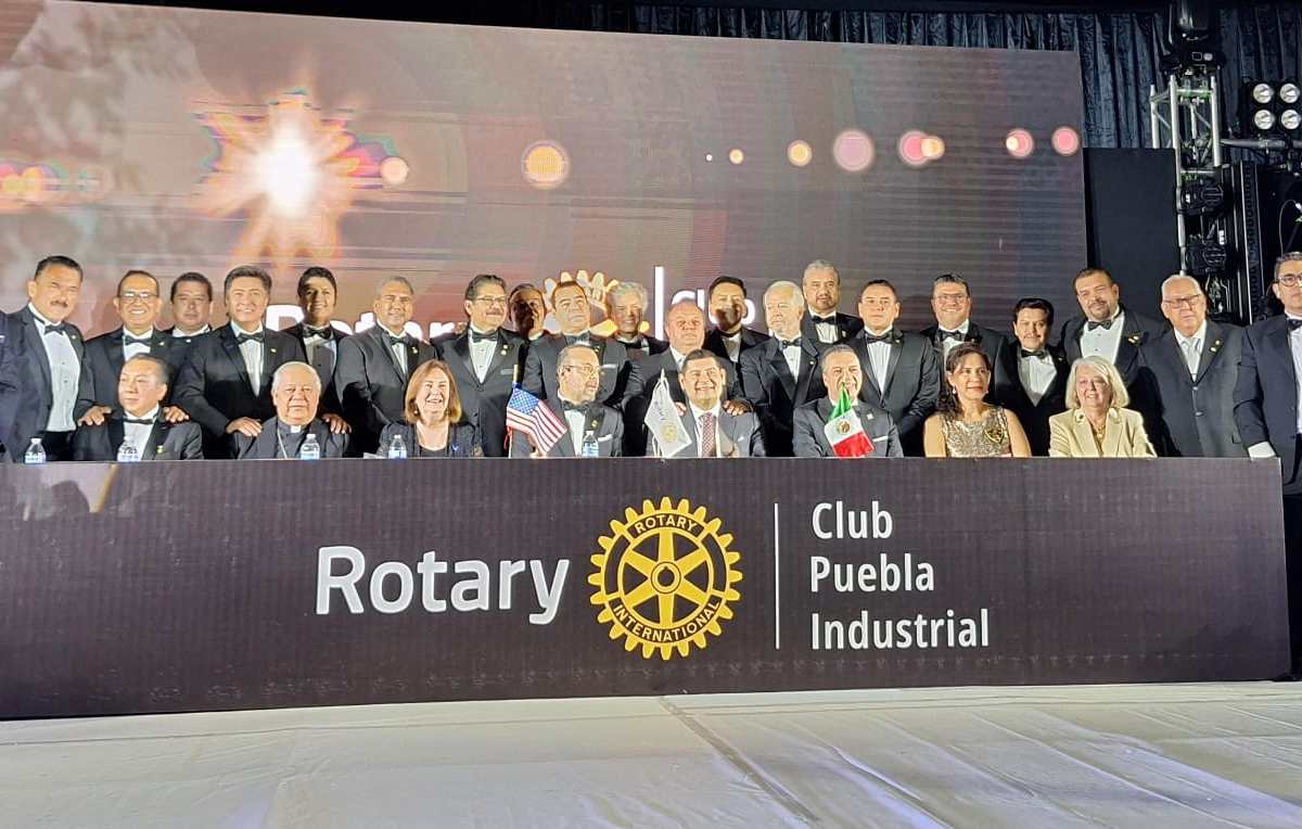 Con una fabulosa velada de gala, el Club Rotario Puebla Industrial, celebró el cambio de mesa directiva 2024- 2025.