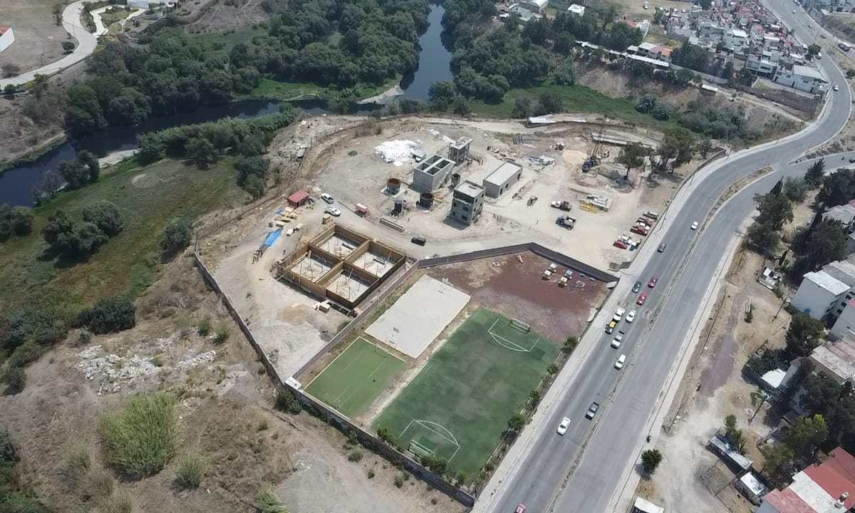 En un esfuerzo por mejorar la calidad del agua y promover su reúso en la comunidad, Agua de Puebla para Todos se encuentra en la fase final de construcción de la Planta de Tratamiento de Aguas Residuales Las Carmelitas.