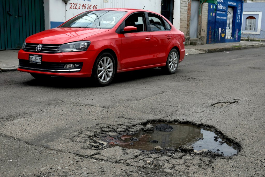 Casi 300 millones de pesos invertidos en el “Programa de Bacheo” en Puebla