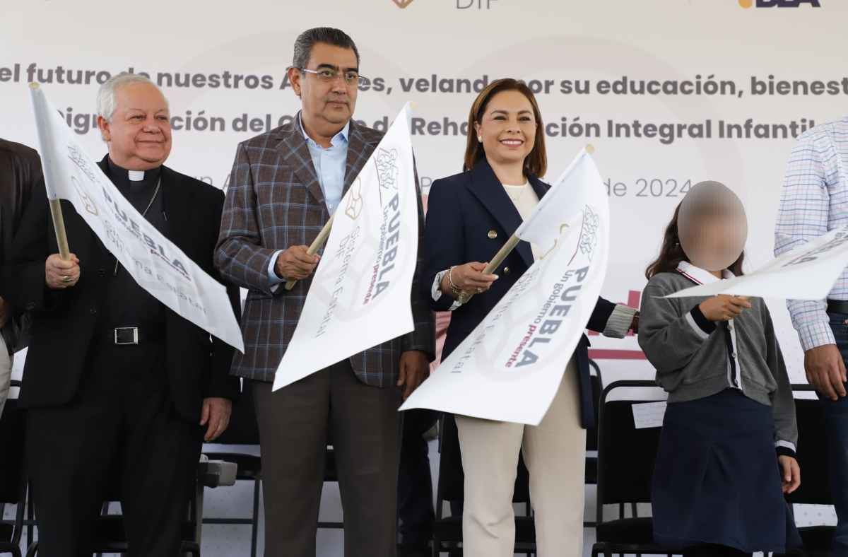 La presidenta del Sistema Estatal DIF, Gabriela Bonilla, presentó este lunes los proyectos de dignificación de Casa de Ángeles en donde se informó, se rehabilitará un área deportiva que incluye una cancha de fútbol con gradas, trotapista y área de juegos. Así mismo, en dicho evento se inauguró el área de cuneros y de Procuraduría de Atención.